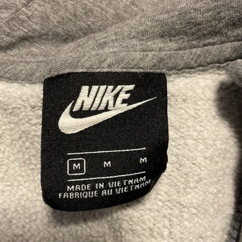 Nike Boy’s Full Zip Essential Hoodie‎ Grey Size Medium